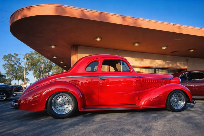 Revving Up the Classics: California Passes 'Leno's Law' Exempting Vintage Cars from Smog Checks