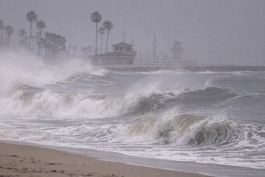 Long Beach Faces Unprecedented Surf and Tides from Hurricane Marie's Aftermath