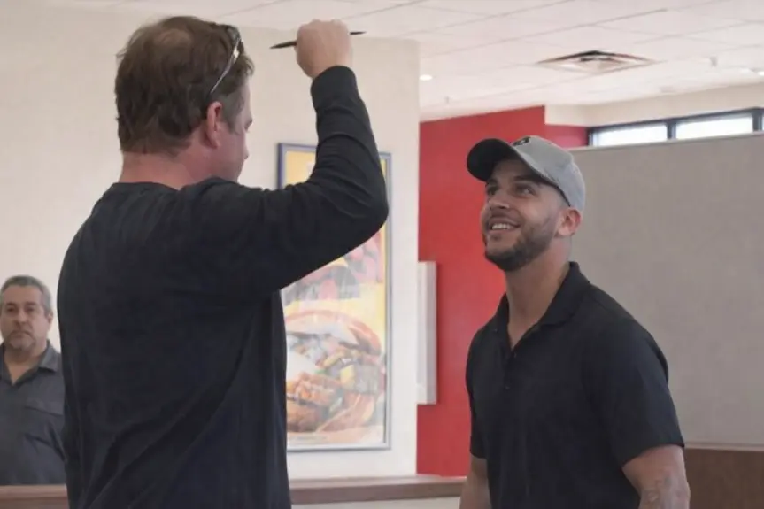 Wendy’s Showdown Goes Viral: A Knife, a Grin, and Chaos Unleashed